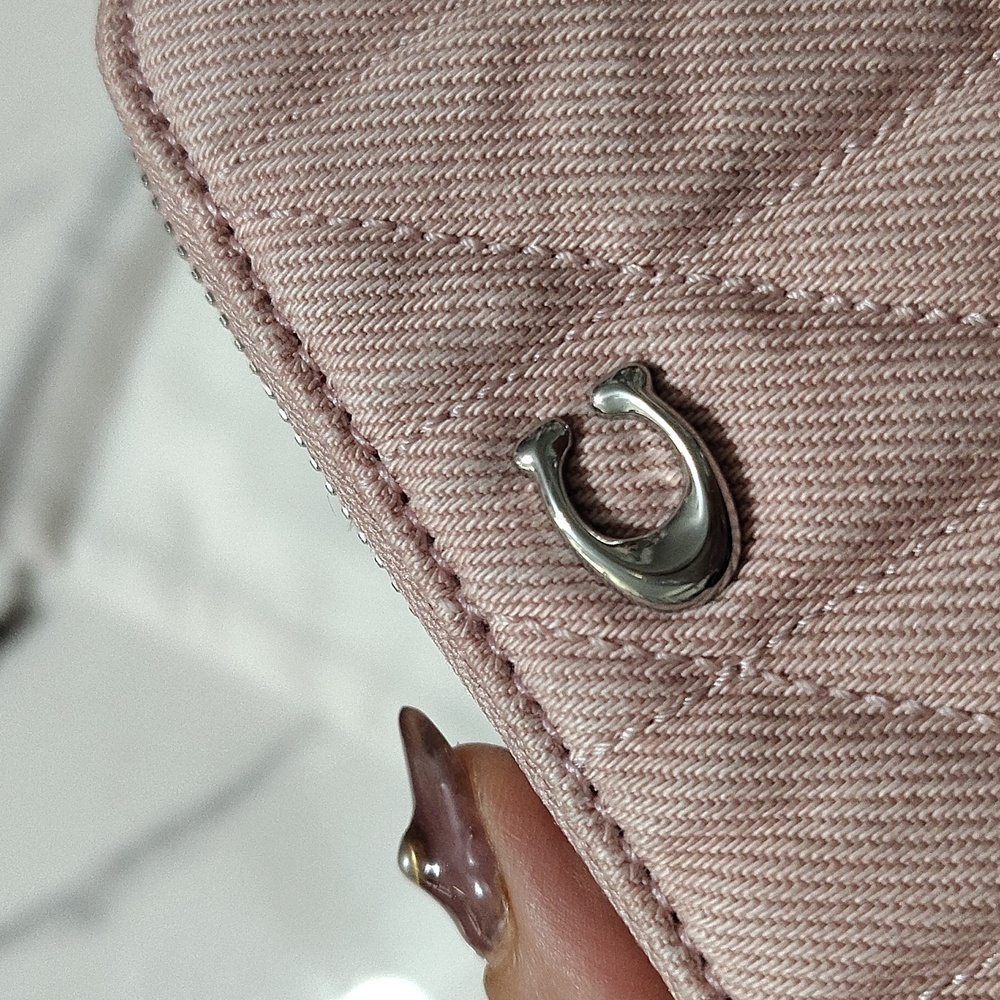 New Coach Essential Small Zip Around Wallet With Quilting In Pink Denim - Picture 8 of 10
